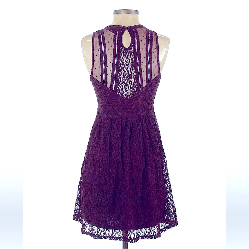 Forever 21 lace fit & flare dark purple knee length dress. 🔆🔆SPECIAL SALE🔆🔆